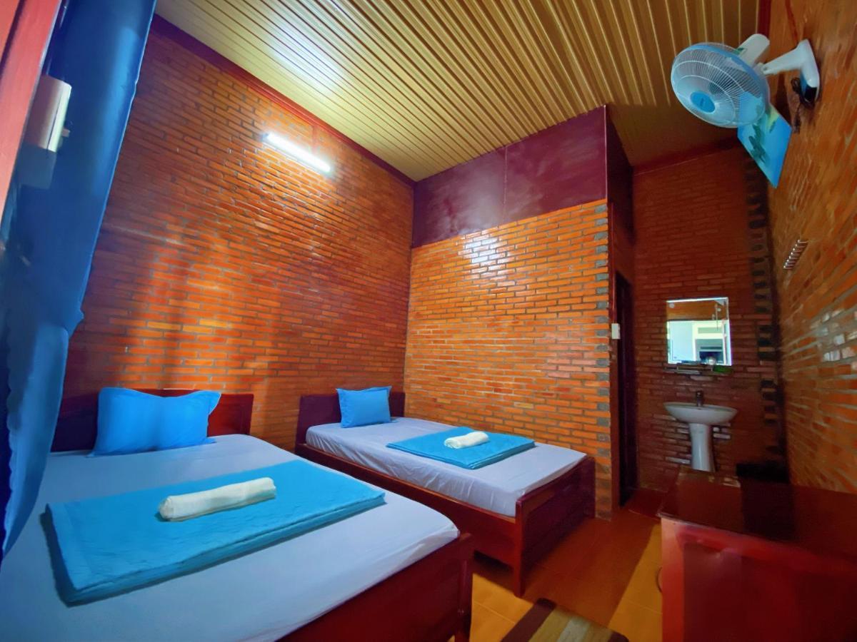 Nam Cat Tien Homestay Exterior photo