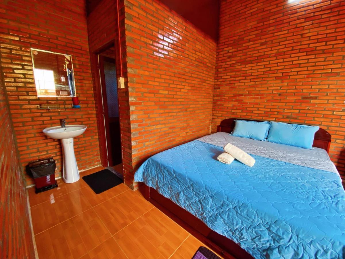 Nam Cat Tien Homestay Exterior photo
