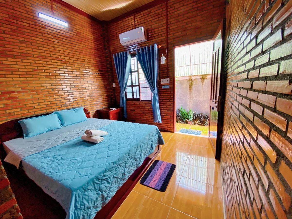 Nam Cat Tien Homestay Exterior photo